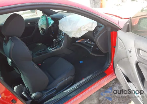 2016 Hyundai Genesis 3.8 Base z USA, uszkodzony, nr VIN KMHHT6KJ9GU133485